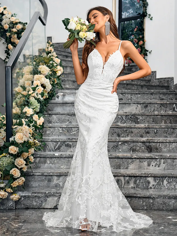New stylish and sexy party, wedding, slim-fit, mermaid bridesmaid dress with a small train