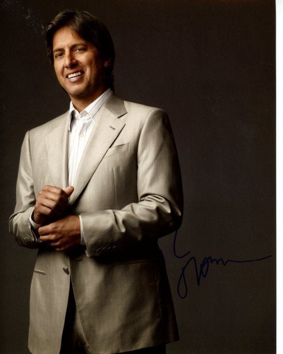 RAY ROMANO signed autographed Photo Poster painting