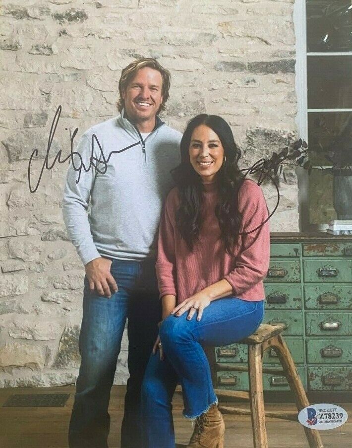 Chip and Joanna Gaines signed autographed 8x10 Photo Poster painting Fixer Upper Beckett COA