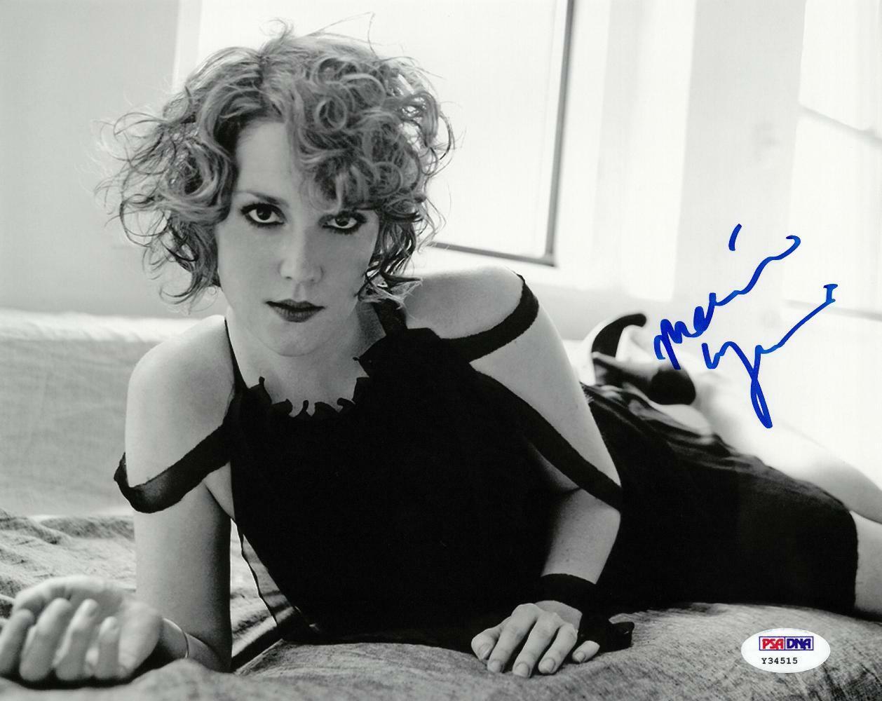 Melanie Lynskey Signed Authentic Autographed 8x10 B/W Photo Poster painting PSA/DNA #Y34515