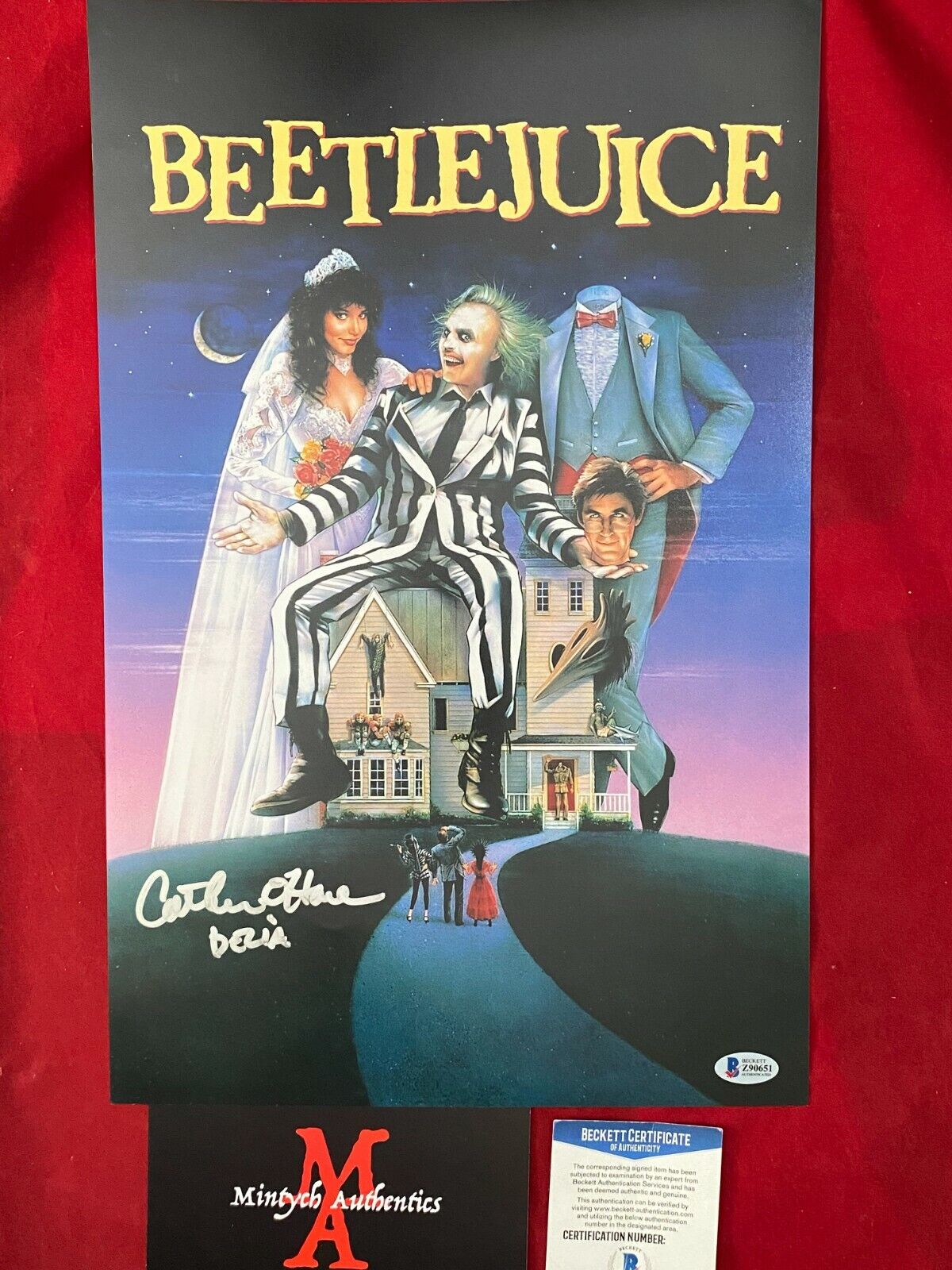 CATHERINE O'HARA AUTOGRAPHED SIGNED 11x17 Photo Poster painting! BEETLEJUICE! BECKETT COA!