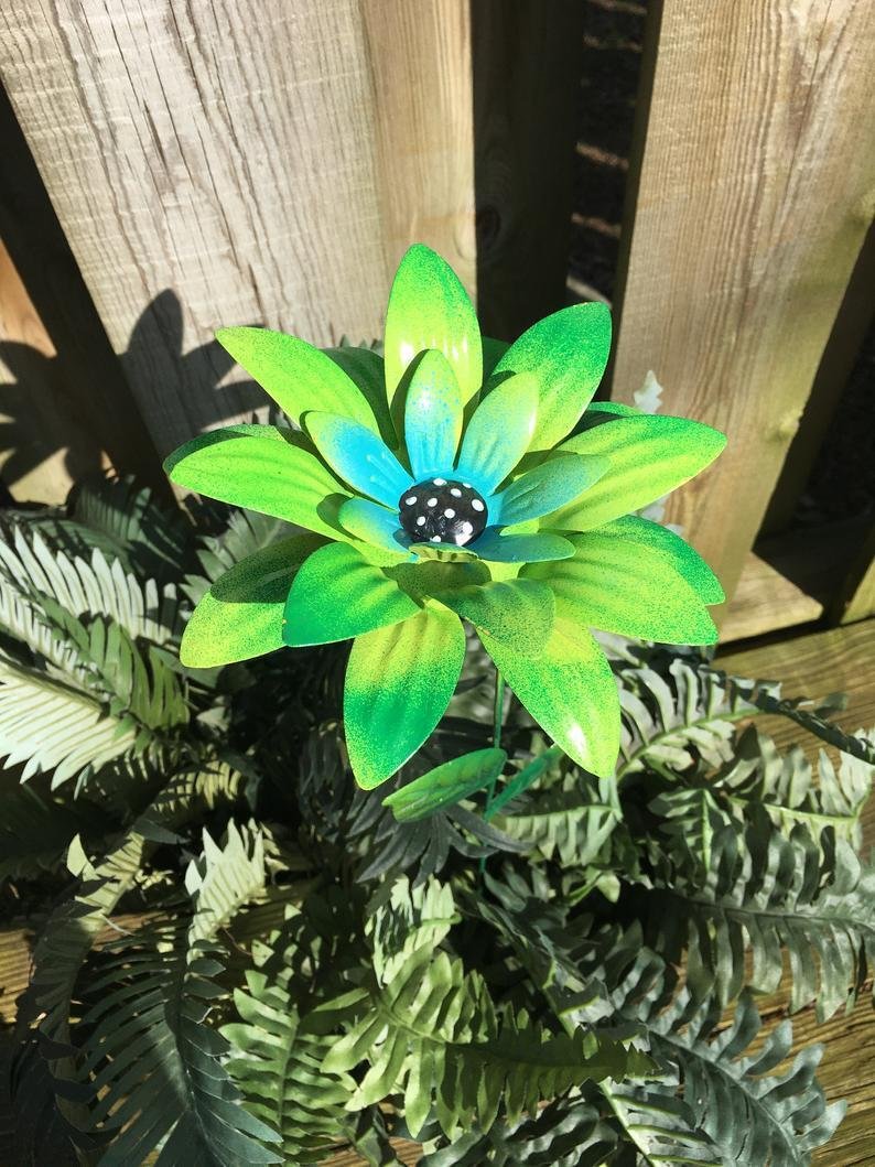 Handmade Colorful Metal Flower Garden Pile