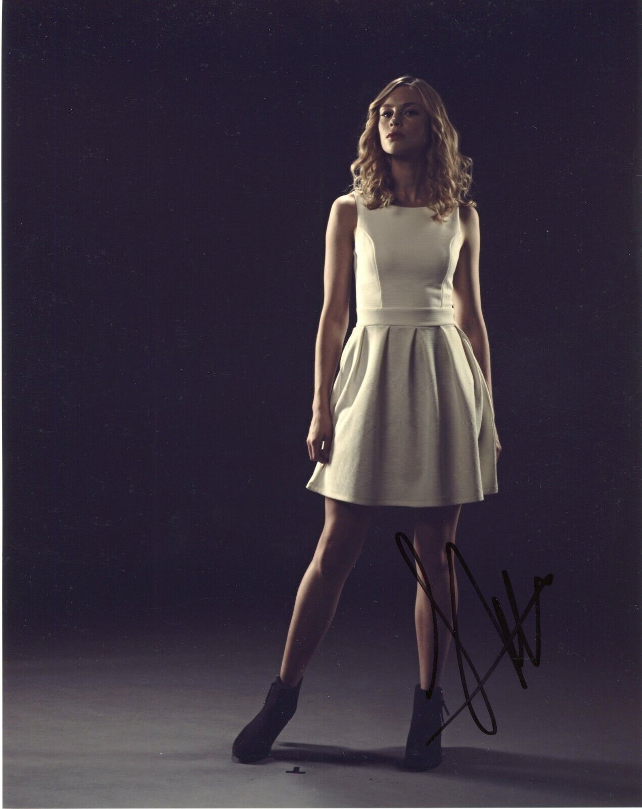 ~~ LUCY FRY Authentic Hand-Signed Vampire Academy