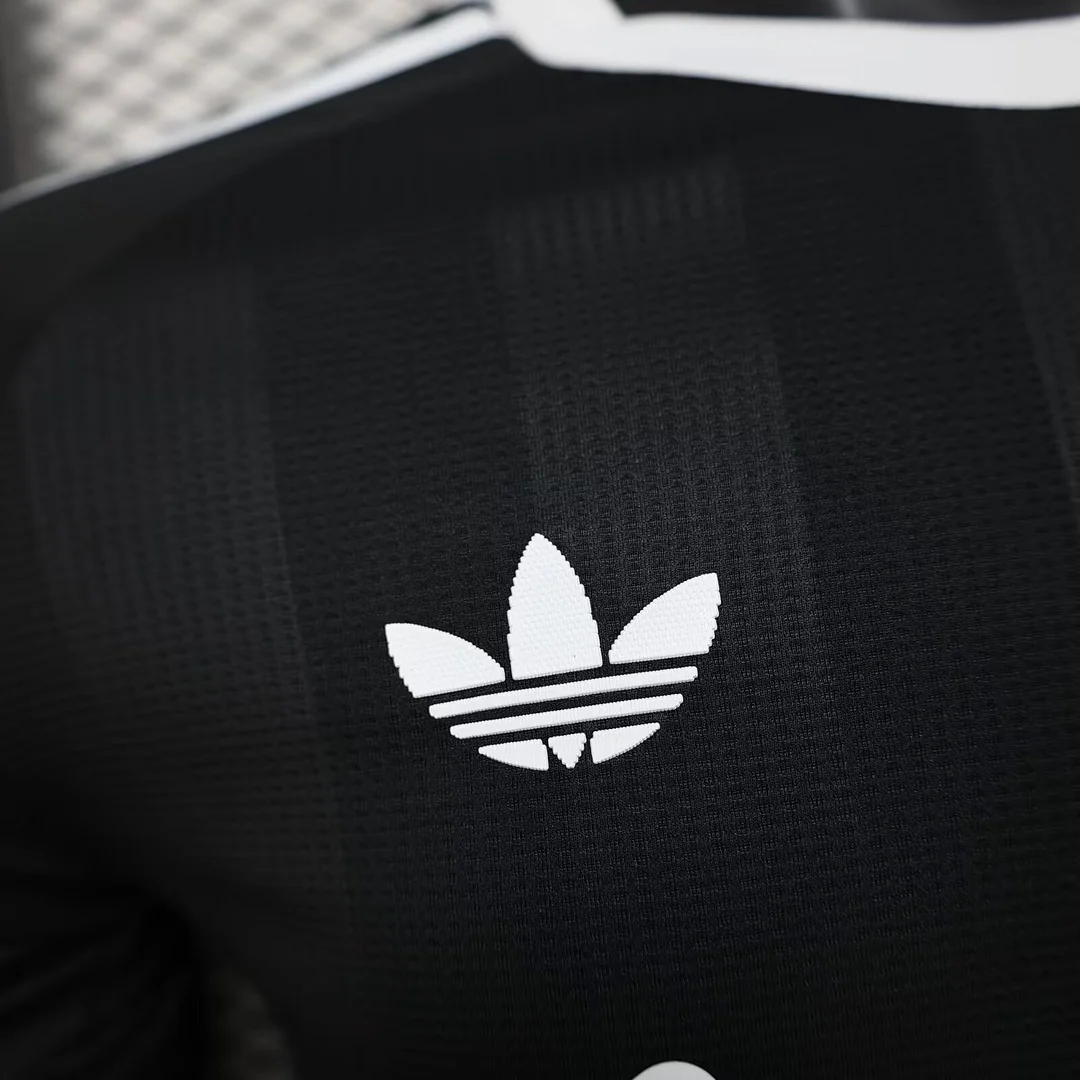 25/26 Liverpool Goalkeeper Player Version Men's Football T-Shirt