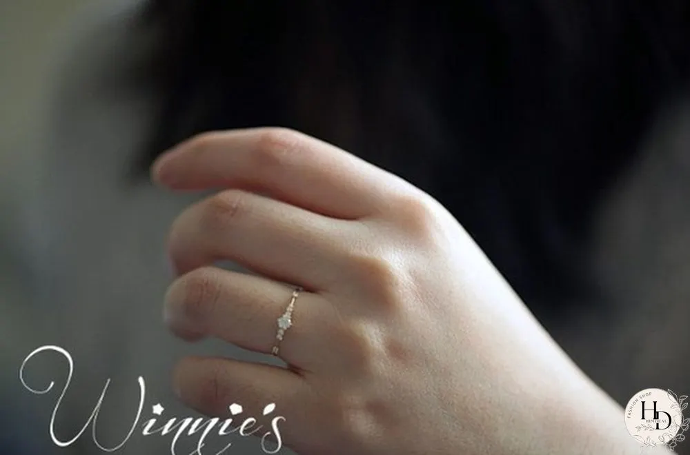 New 18k Yellow Gold 7 Small Diamonds Exquisite Ladies Engagement Diamond Ring Jewelry Ring (4-11)