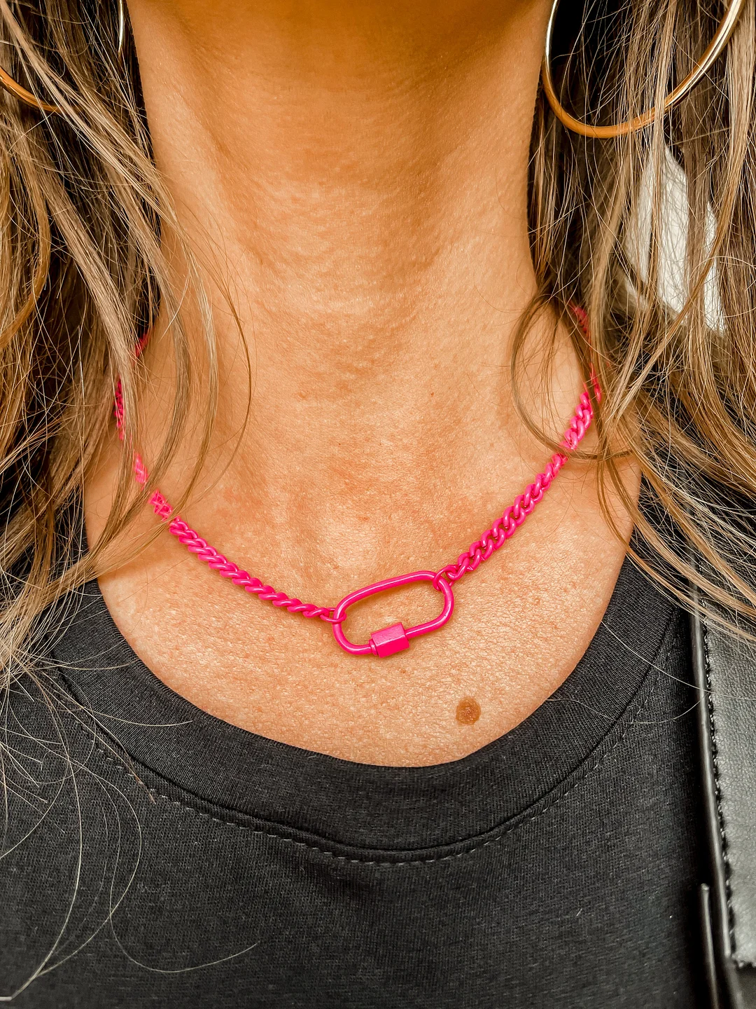 [Treasure Jewels] Hot Pink Enamel Clip Necklace