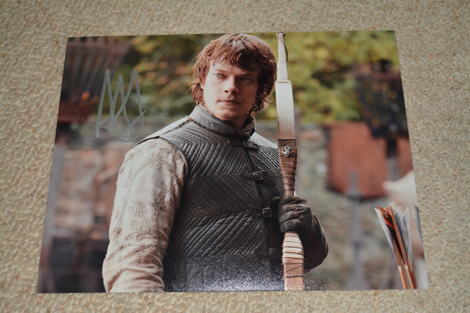 ALFIE ALLEN signed autograph 8x10 20x25 cm In Person GAME OF THRONES