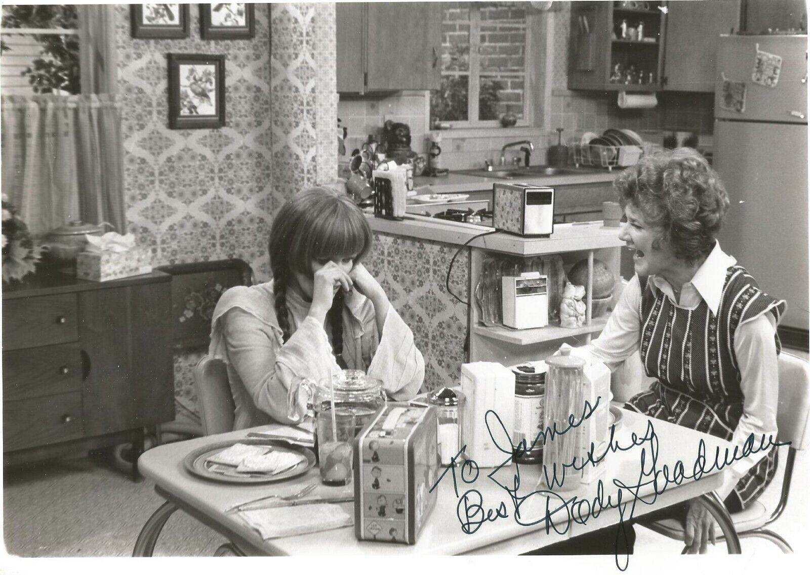 DODY GOODMAN-SIGNED 8X10 Photo Poster painting FROM, MARY HARTMAN