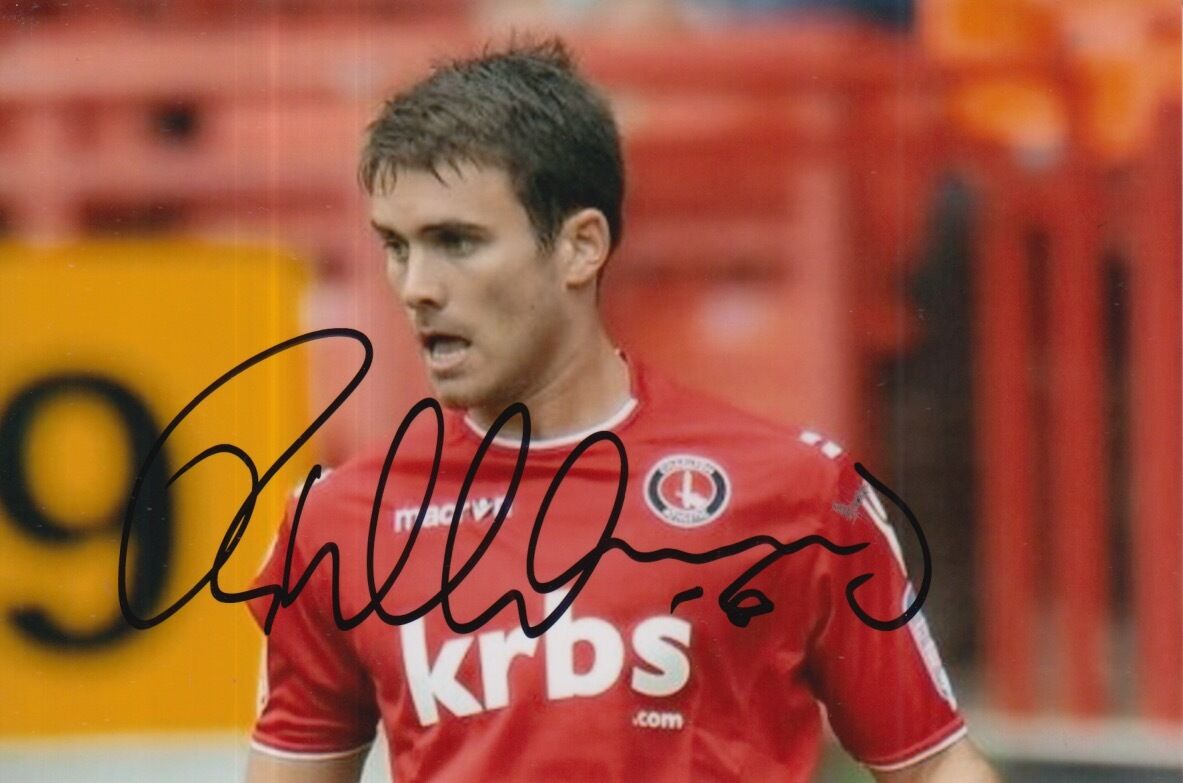 CHARLTON ATHLETIC HAND SIGNED RHOYS WIGGINS 6X4 Photo Poster painting.