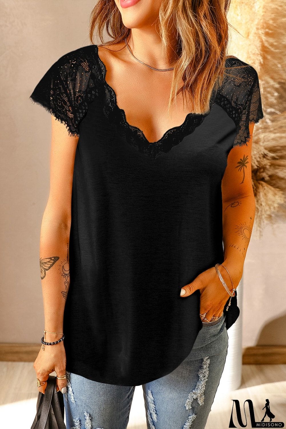 MidiSono - Scalloped Spliced Lace V-Neck Top