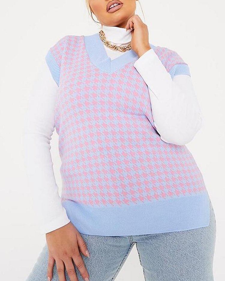 Houndstooth Pattern Split Hem V Neck Sweater Vest - Shop Trendy Women's Clothing | LoverChic