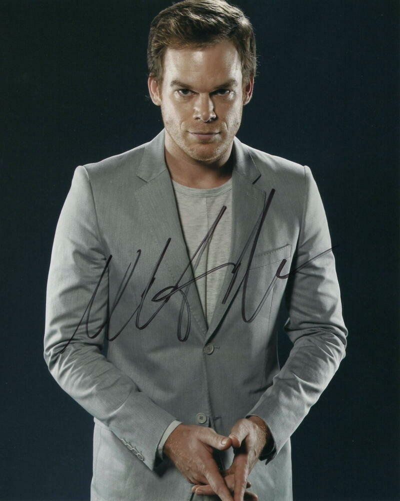 MICHAEL C HALL SIGNED AUTOGRAPH 8X10 Photo Poster painting - SIX FEET UNDER, DEXTER MORGAN STUD