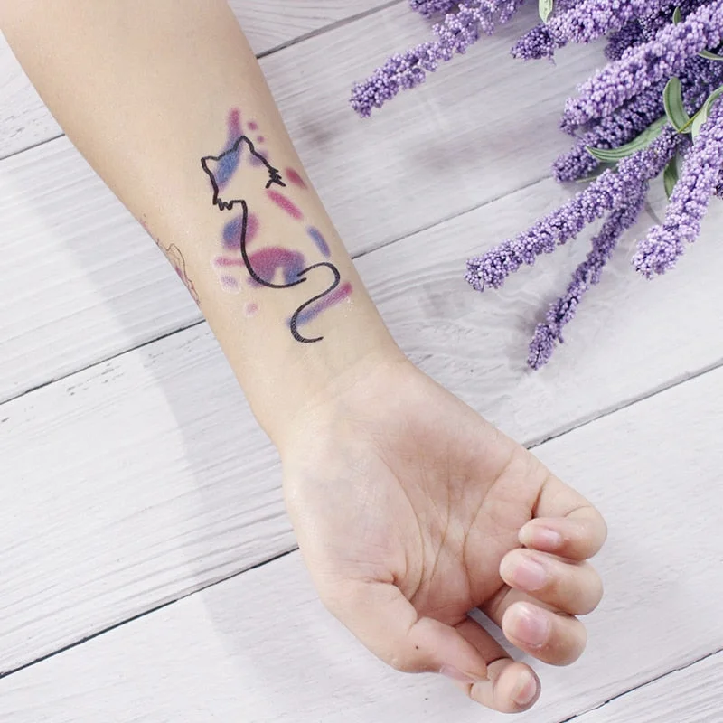 Water Transfer Tattoo Sexy Running Horse Anime Tattoo Body Art Waterproof Temporary Fake Flash Tattoo for Man Woman 10.5*6cm