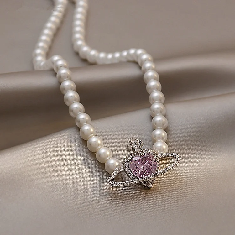 Irregular pearl necklace