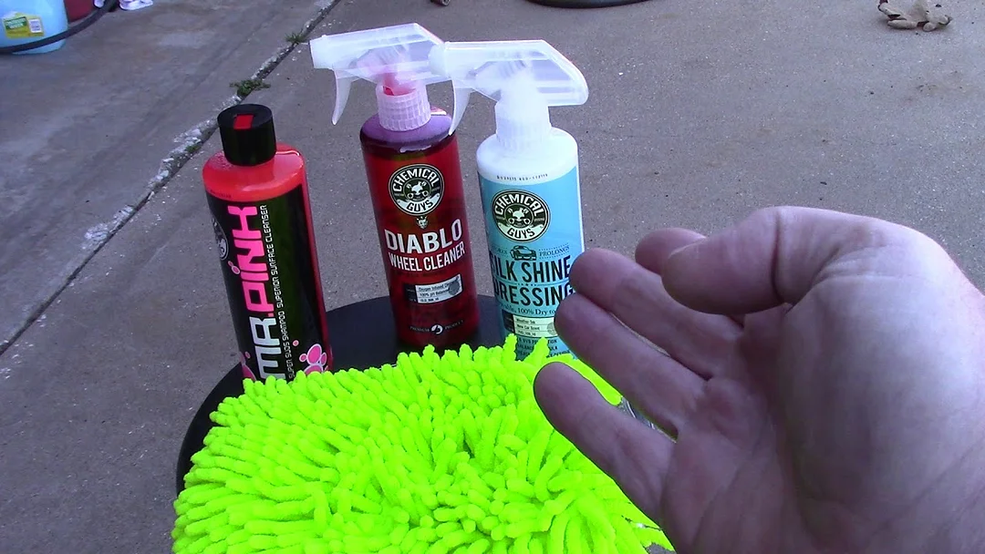 Chemical Guys HOL121 Cleaning Kits