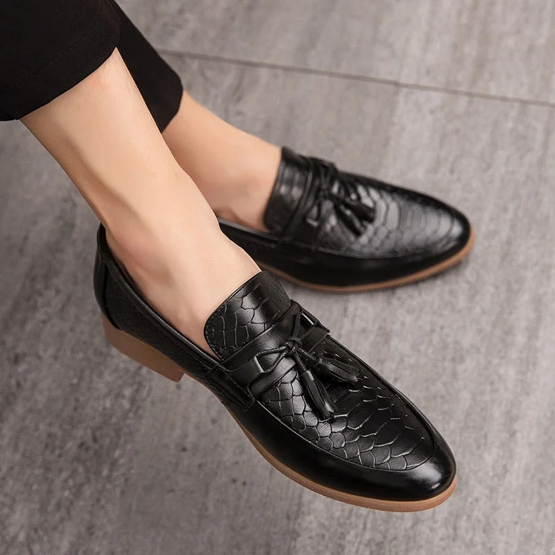 Brand Fashion Formal Shoes Bullock Business Office Shoes Men Italy Luxury Big Size Dress Shoes Men Casual Loafers Party Flats