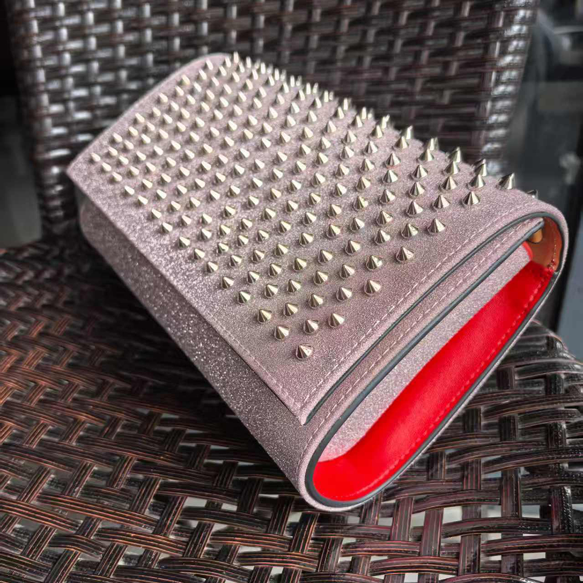 Red bottom lining square rivet wallet pink handbag-MERUMOTE