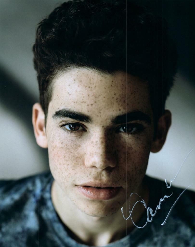 Cameron Boyce 8x10 autographed Photo Poster painting signed Picture amazing and COA