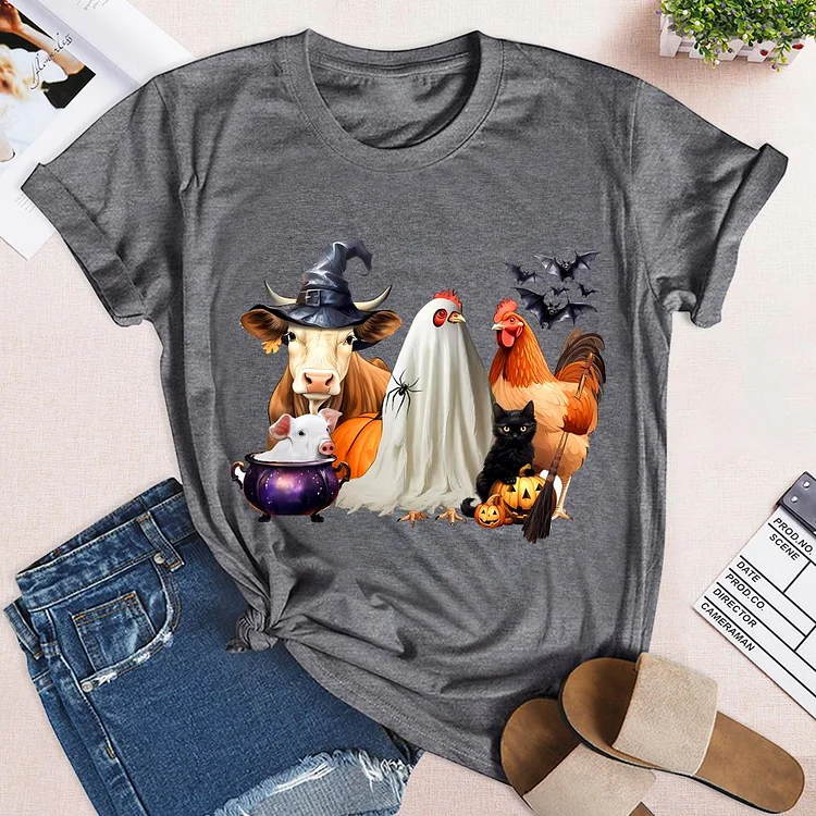 Halloween With Chickens, Cows And Pigs On The Farm Round Neck T-shirt-0019352