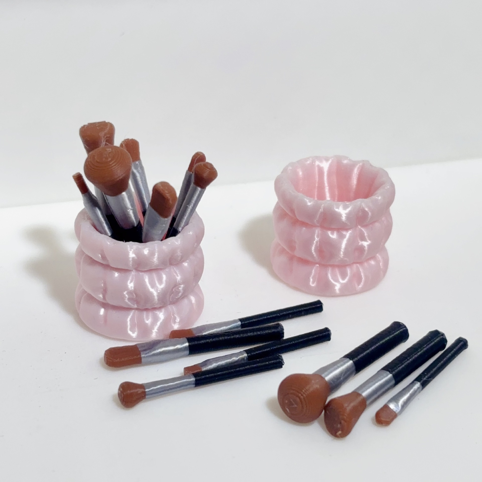 A Set of Mini Make-Up Brush
