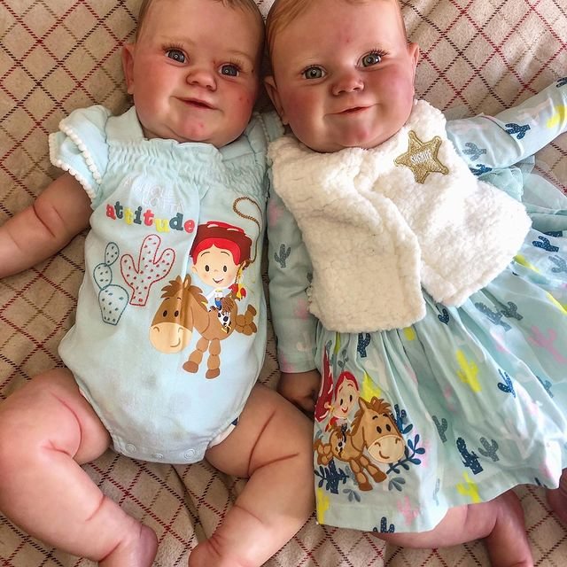 [Newly Reborns]20"  Lifelike Silicone Reborn Twin Baby Sisters Erin and Ariana,Are Plump and Very Cute