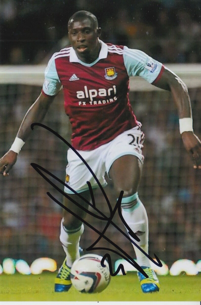 WEST HAM UNITED HAND SIGNED MOHAMED DIAME 6X4 Photo Poster painting 1.