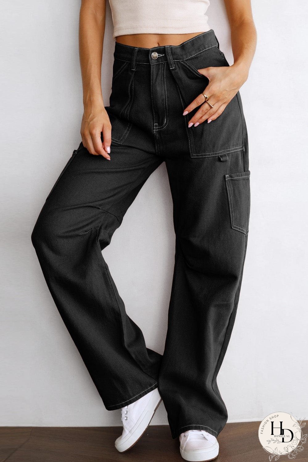 Streetwear-Inspired Black Cargo Pants