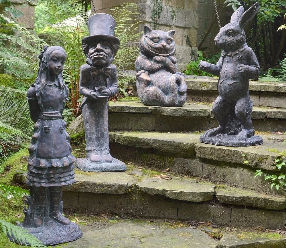 Wonderland Ornament Set Garden/Home Decor