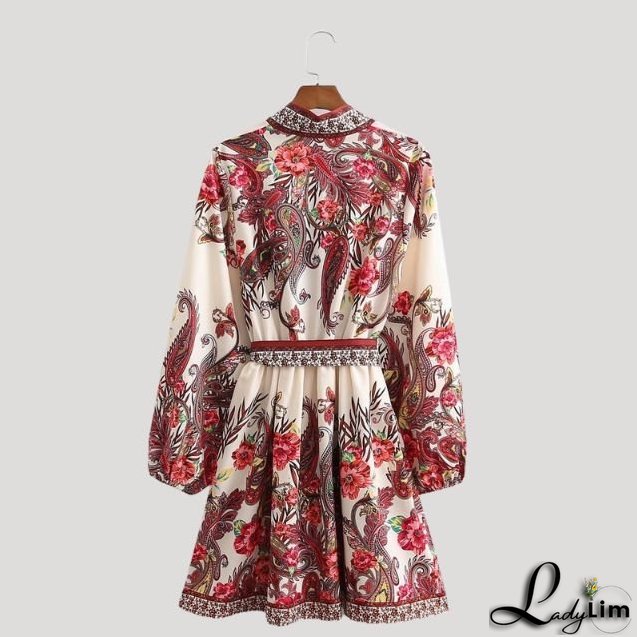 Vintage-inspired and light Dress