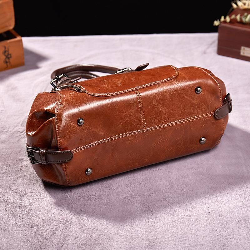 Retro fashion carry crossbody can adjust large capacity multi-layer bag