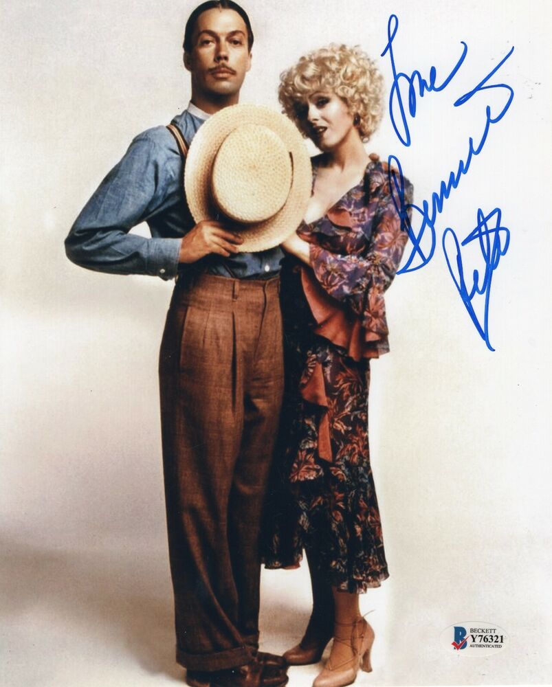 Bernadette Peters Carol Burnett Show Signed 8x10 Photo Poster painting w/Beckett Y76321