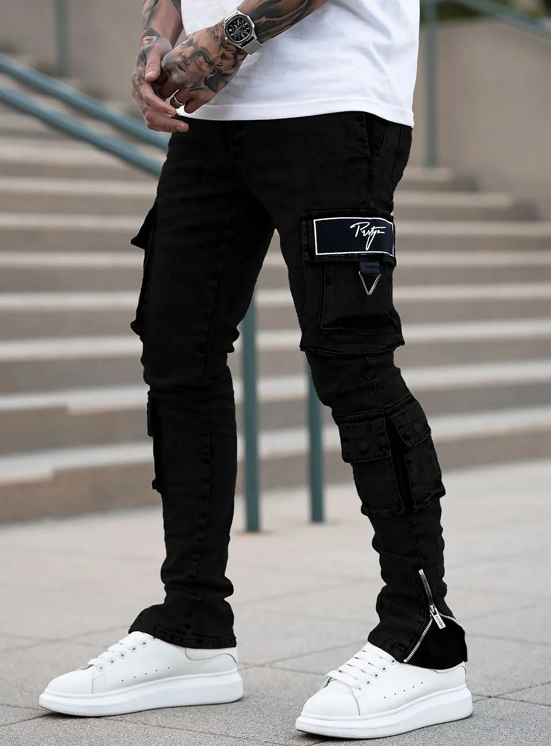 Signature Cargo Jeans in Jet Black