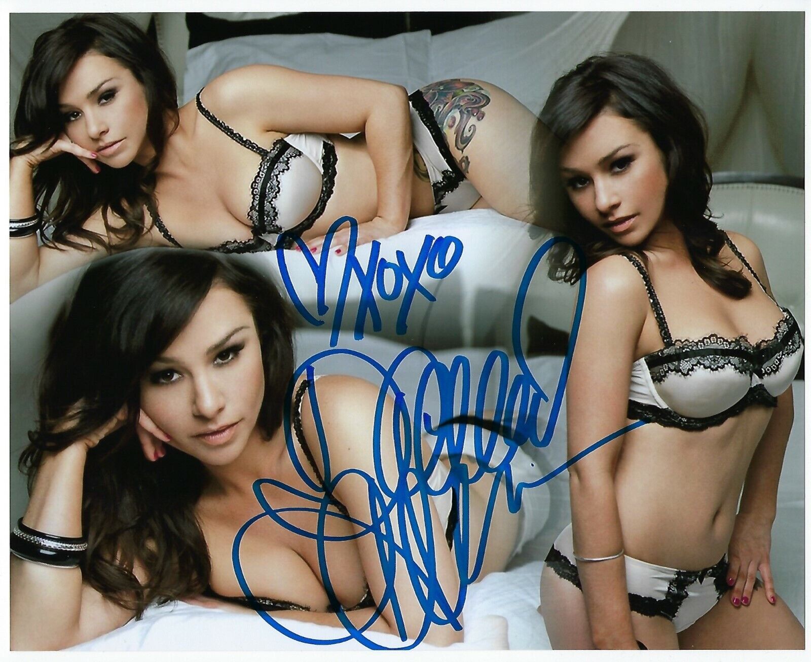 Danielle Harris signed Photo Poster painting