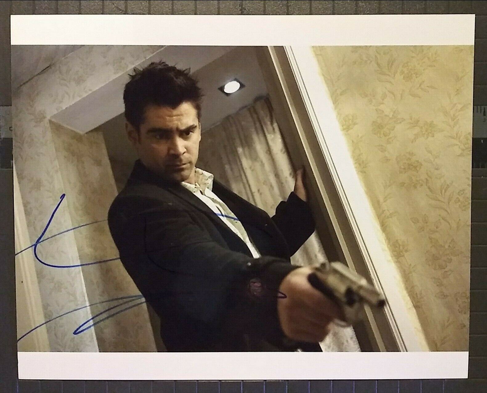 Colin Farrell signed 8x10