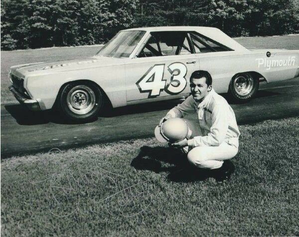 RICHARD PETTY Signed NASCAR 8 x 10 Photo Poster painting Autographed