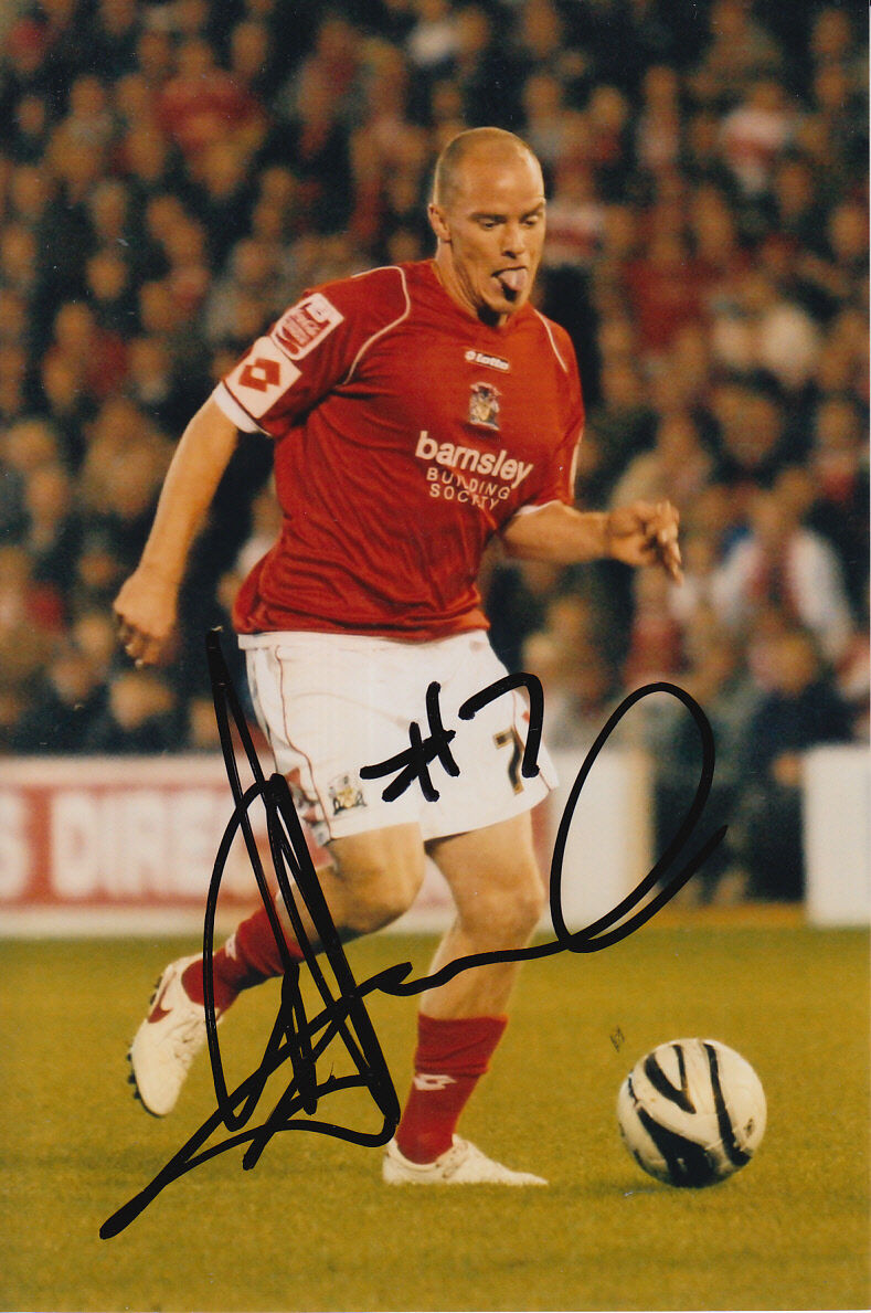 BARNSLEY HAND SIGNED IAIN HUME 6X4 Photo Poster painting 1.