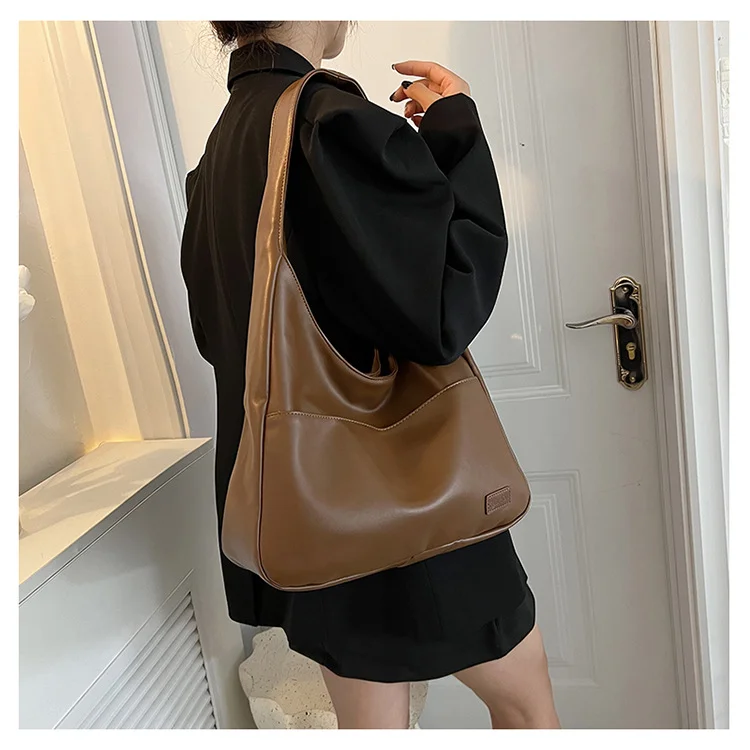 Soft Leather Commuting Tote Bag