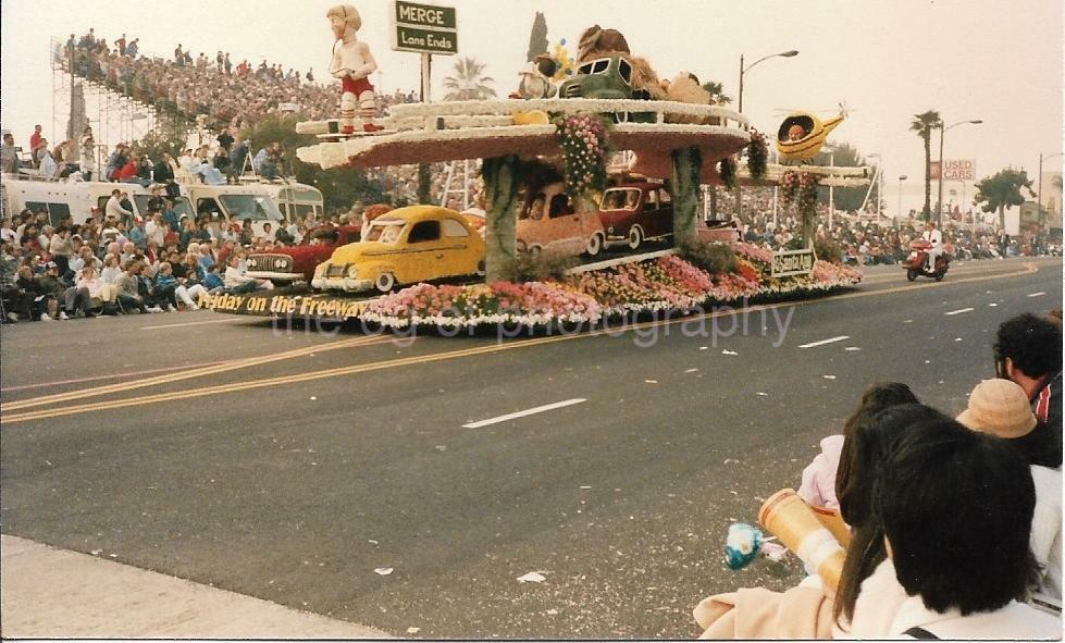 Rose Parade Float ORIGINAL FOUND Photo Poster paintingGRAPH Color PASADENA CALIFORNIA 99 5 Q