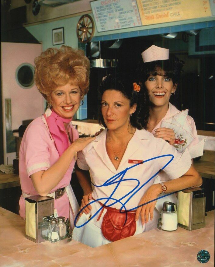 LINDA LAVIN Autographed Original 8x10 Photo Poster painting LOA TTM