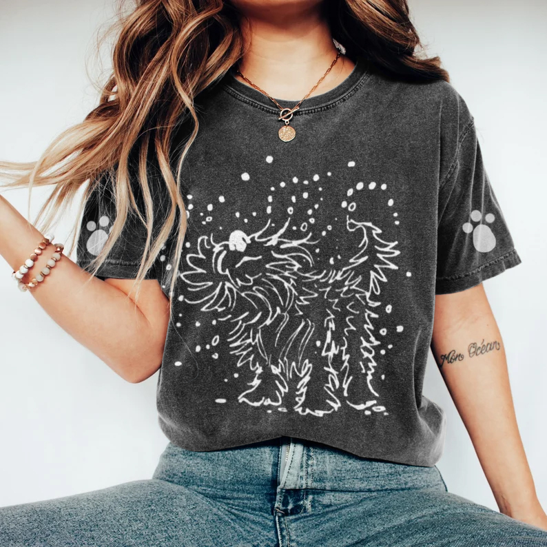 Naughty Puppy Throwing Water Pattern Vintage Short Sleeve T-Shirt