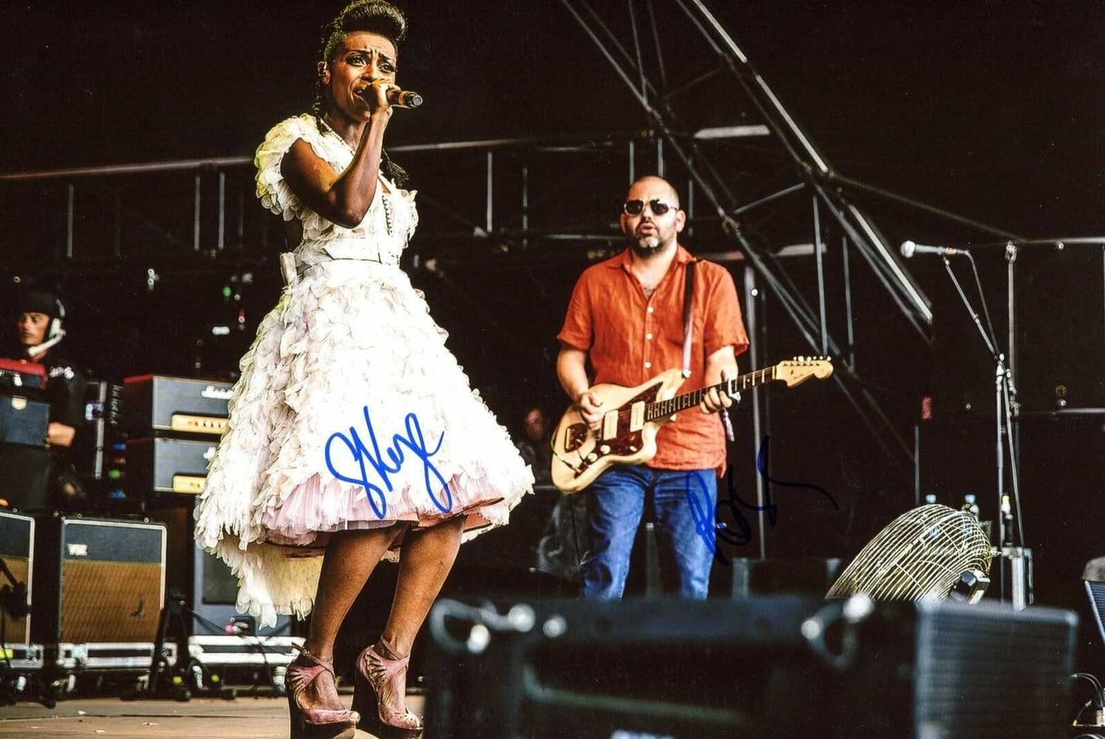 Morcheeba ELECTRONIC BAND autograph, In-Person signed Photo Poster painting