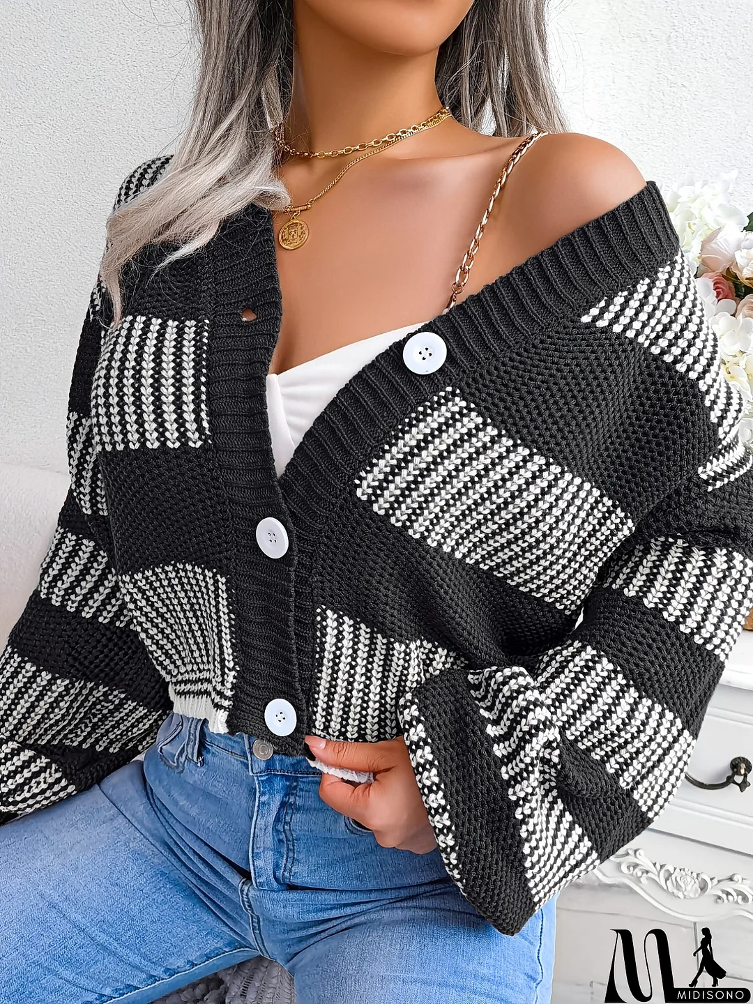 MidiSono - Tailored and Elegant Sweater