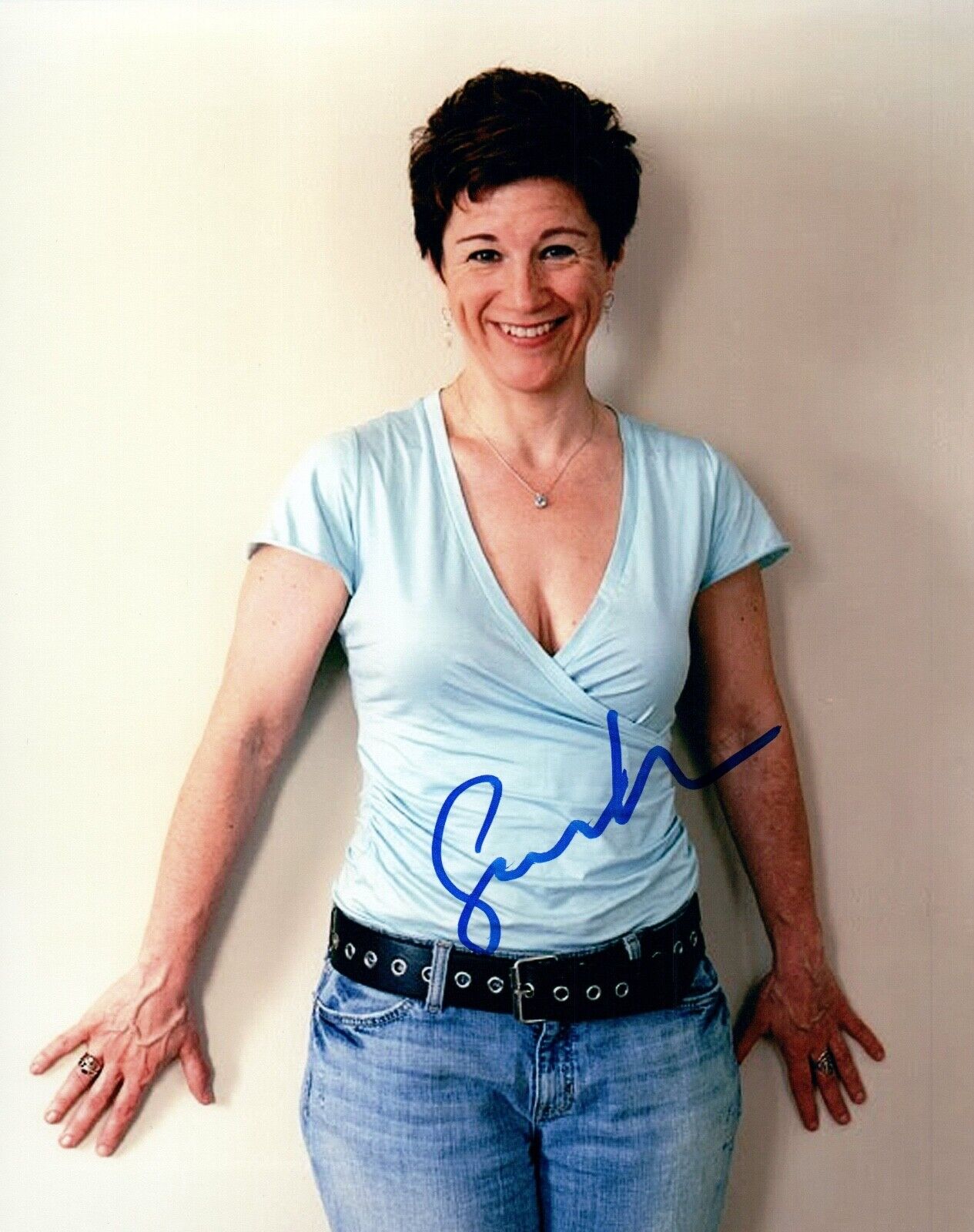 Lisa Kron Signed Autographed 8x10 Photo Poster painting Fun Home Broadway Actress COA