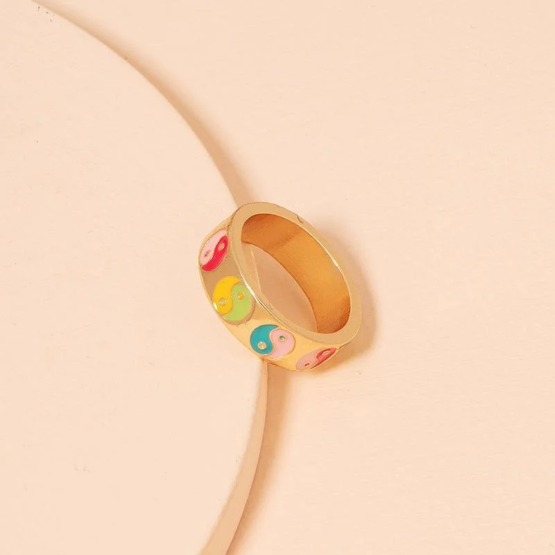 Opposite shape ring