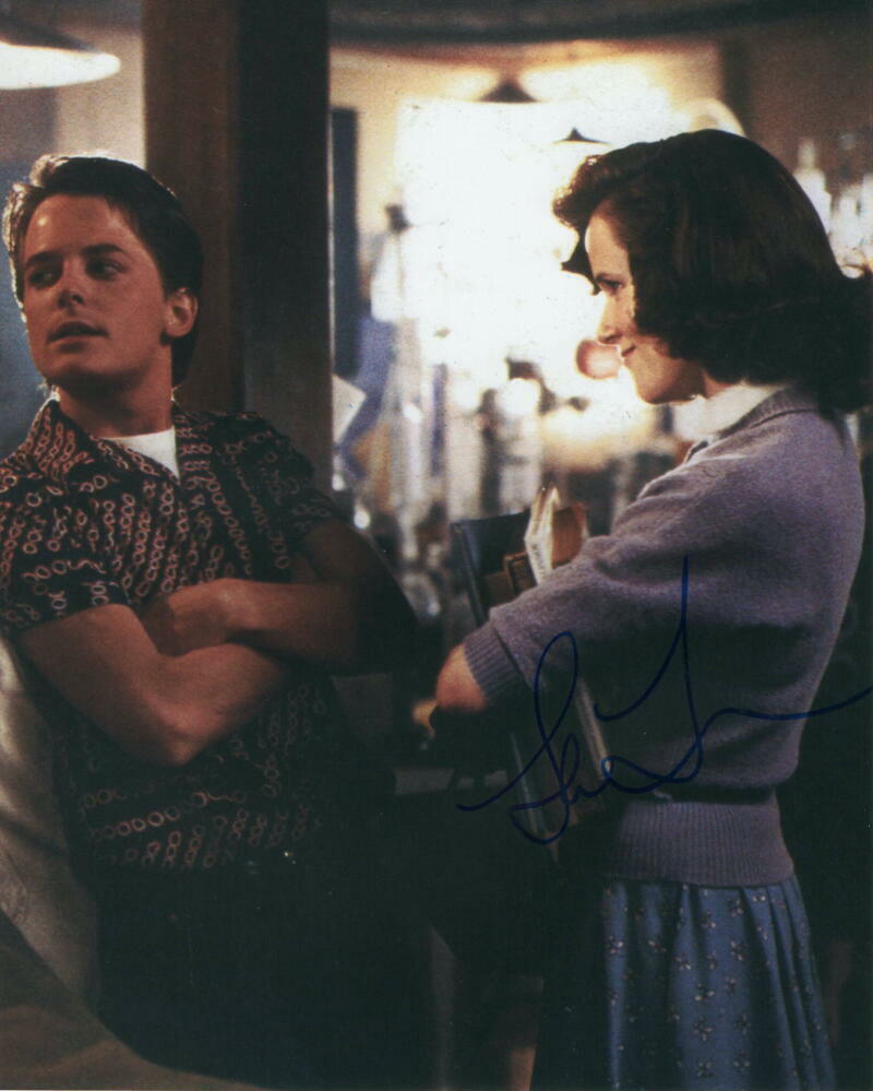 LEA THOMPSON SIGNED AUTOGRAPH 8X10 Photo Poster painting - LORRAINE BAINES BACK TO THE FUTURE