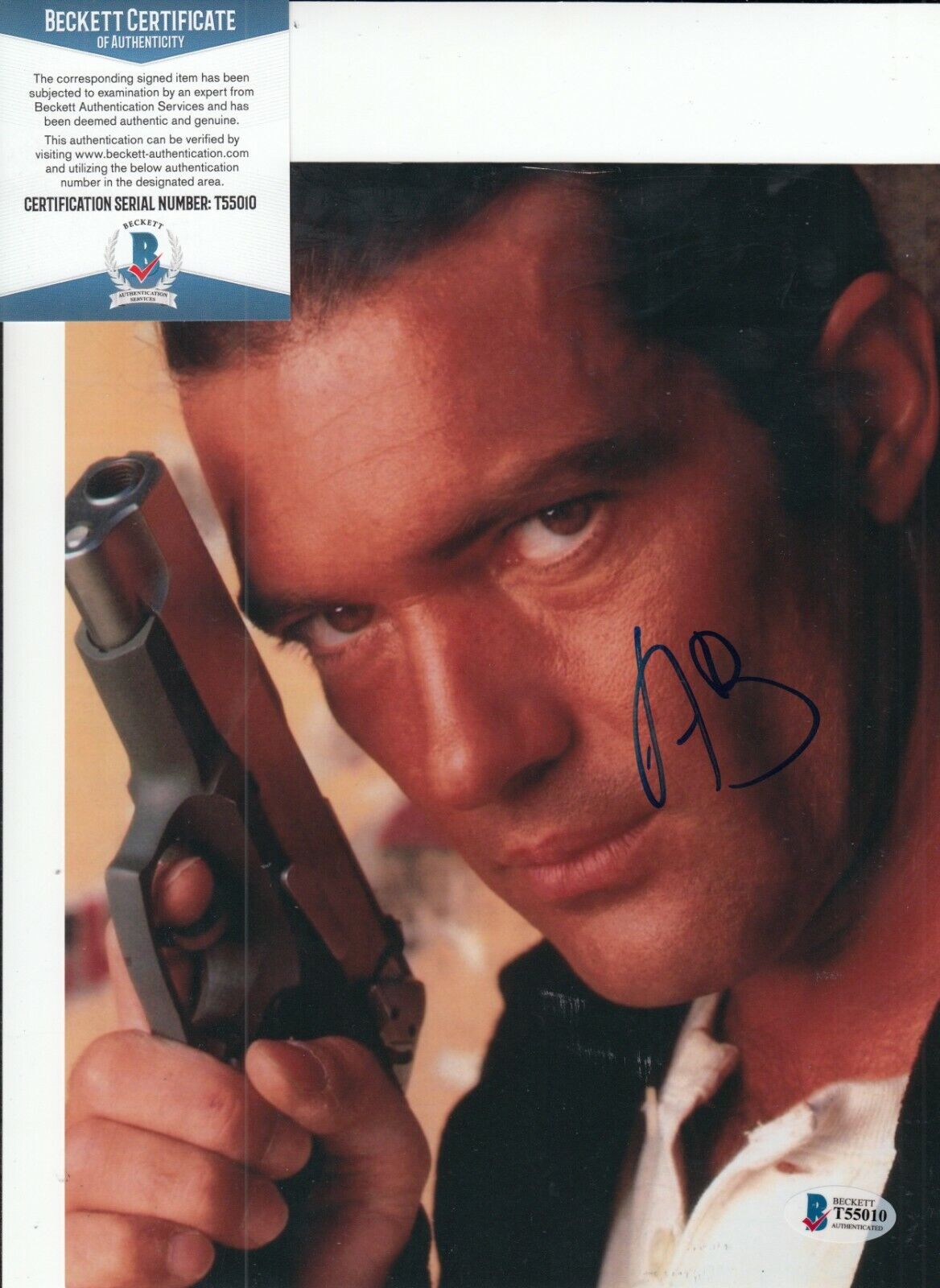 ANTONIO BANDERAS signed (THICK AS THIEVES) Mpvie 8X10 Photo Poster painting BECKETT BAS T55010