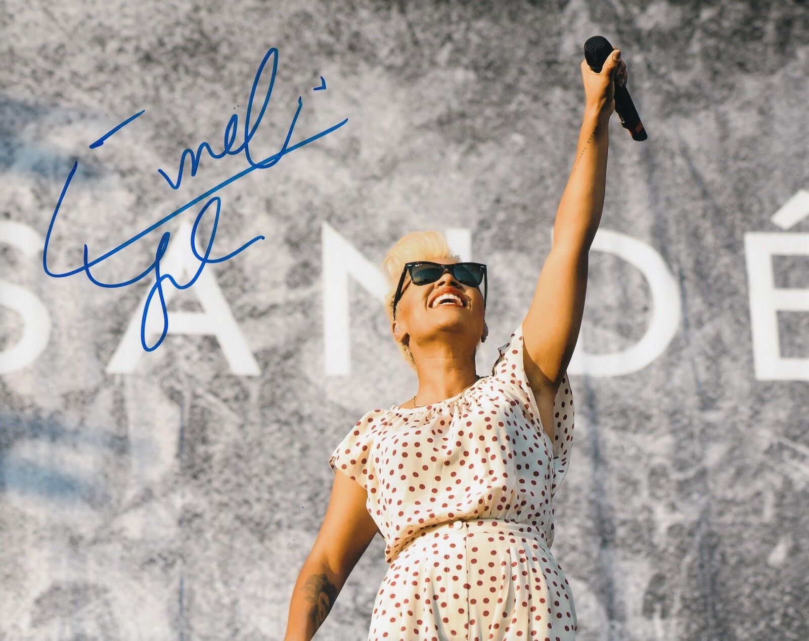 EMELI SANDE signed (MUSIC SINGER) 8X10 Photo Poster painting *NEXT TO ME - HURTS* W/COA #1