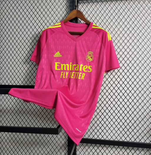 23/24 Football Shirt Real Madrid Real Madrid Goalkeeper Pink Thai Quality