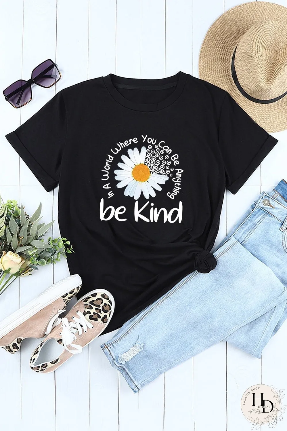 Kindness Blooms Graphic Tee with Daisy Print and Slogan Detail