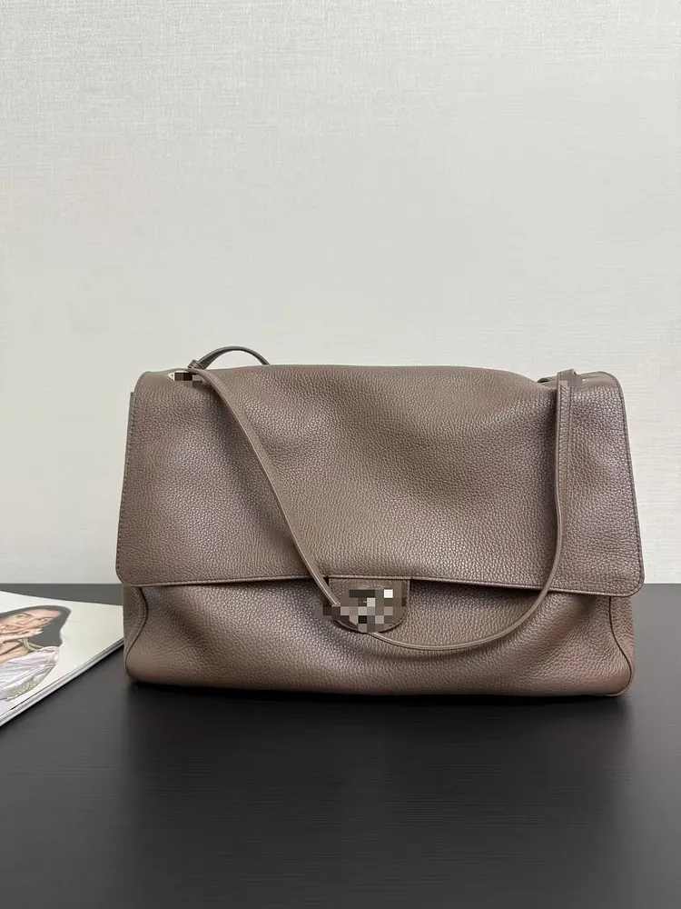 2026 New High-end Minimalist Top Layer Cowhide Textured Women's Street Style Underarm Bag, Crossbody Capable
